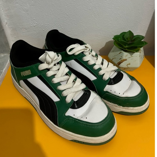Sepatu sneakers pria Size 41 Warna Hijau Putih Preloved / Second