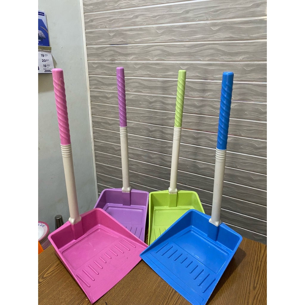 Serokan Sampah Gagang / Pengki Sampah Gagang Plastik Murah