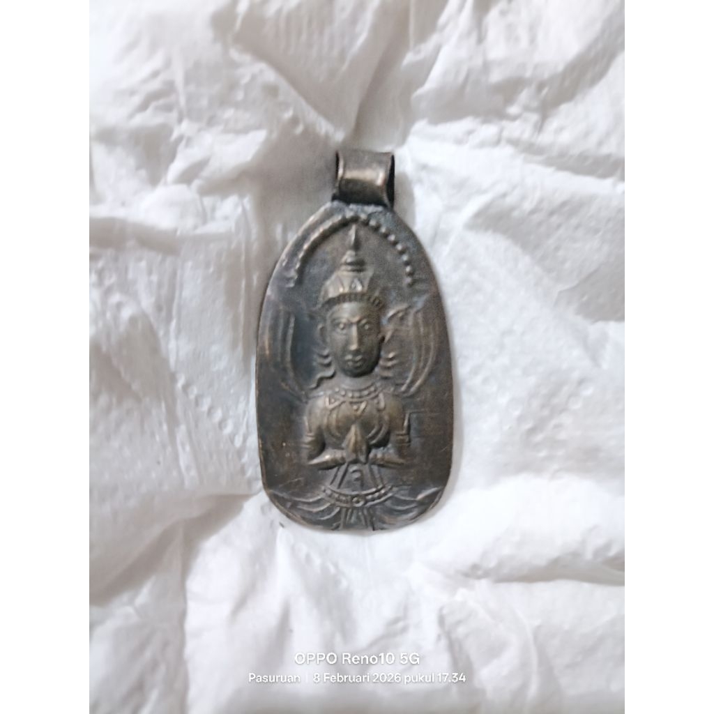 liontin perak kuno barang temuan