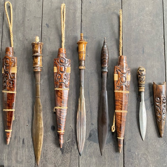 DOHONG ETNIK KHAS DAYAK KALIMANTAN