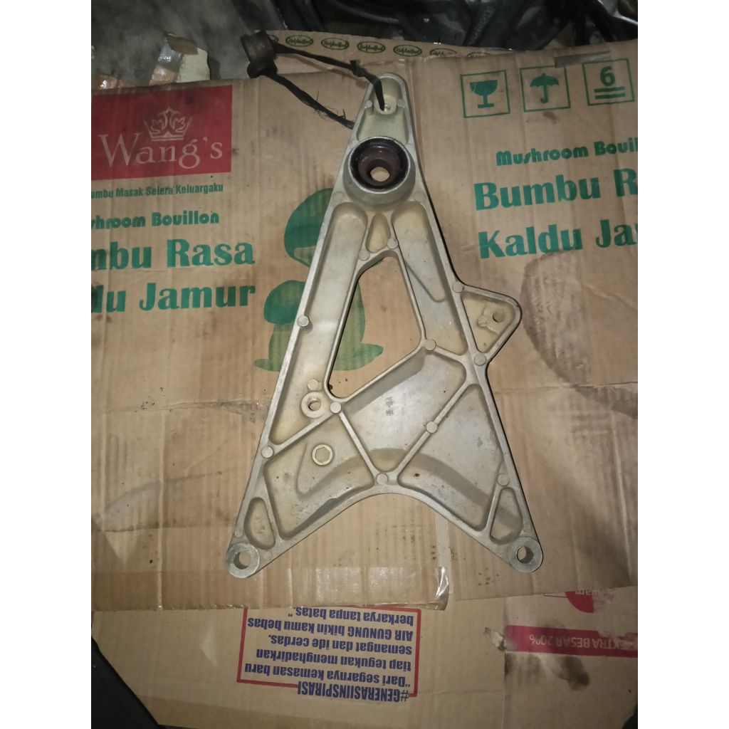 dudukan kenalpot arm swing Honda Vario 125 old Vario 125 new LED Vario150 copotan original