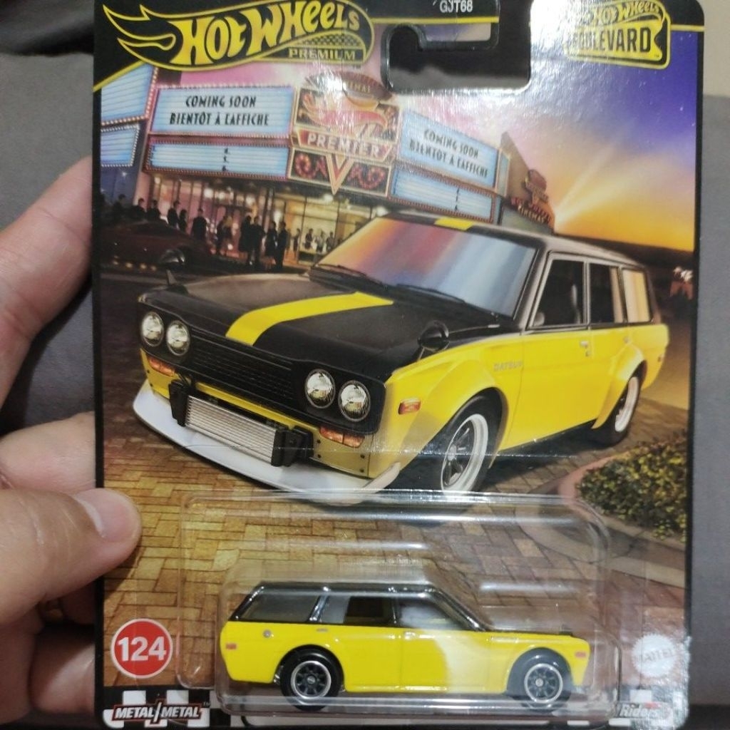 HOTWHEELS PREMIUM BOULEVARD DATSUN 510 WAGON