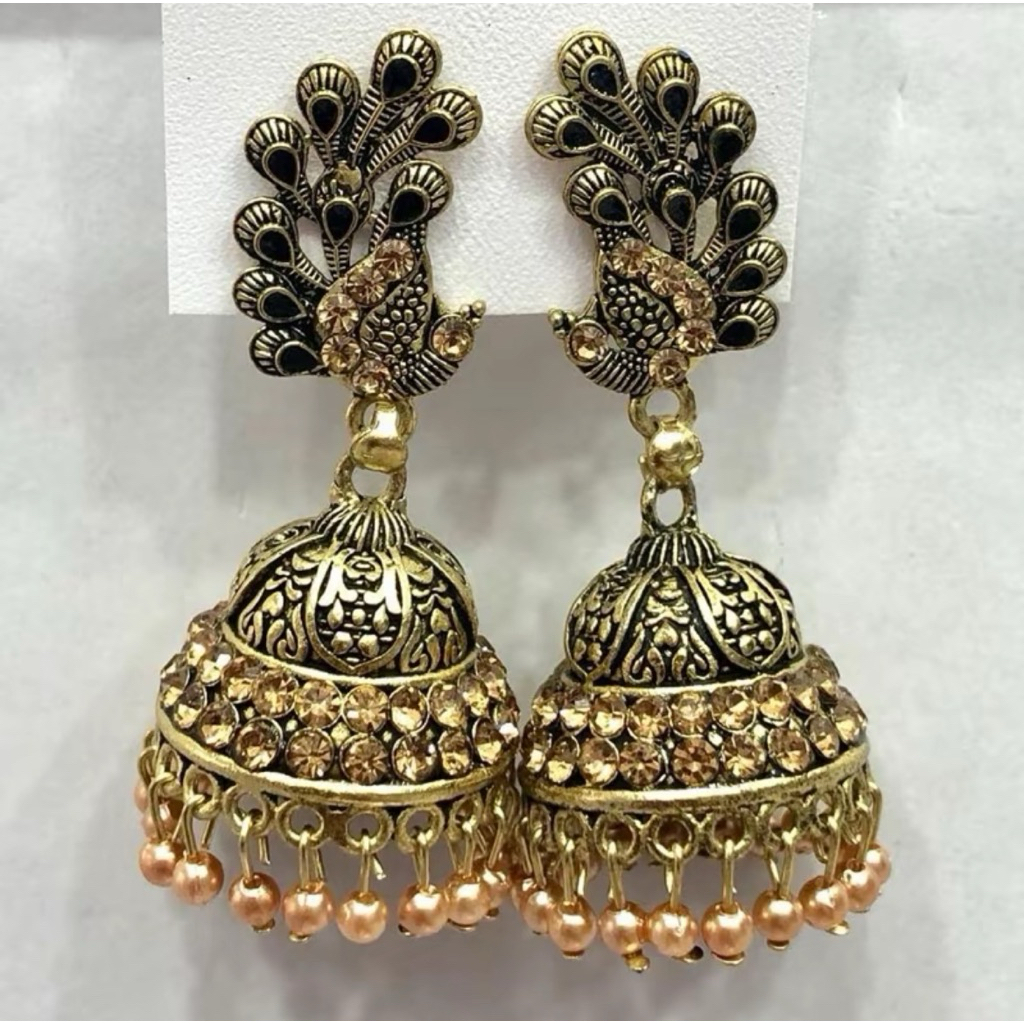 Anting wanita jumhka merak India