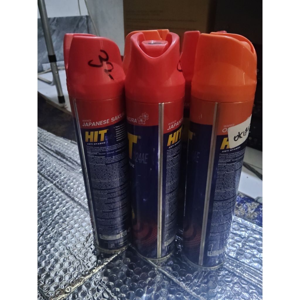 HIT Obat Nyamuk Semprot 400 ml