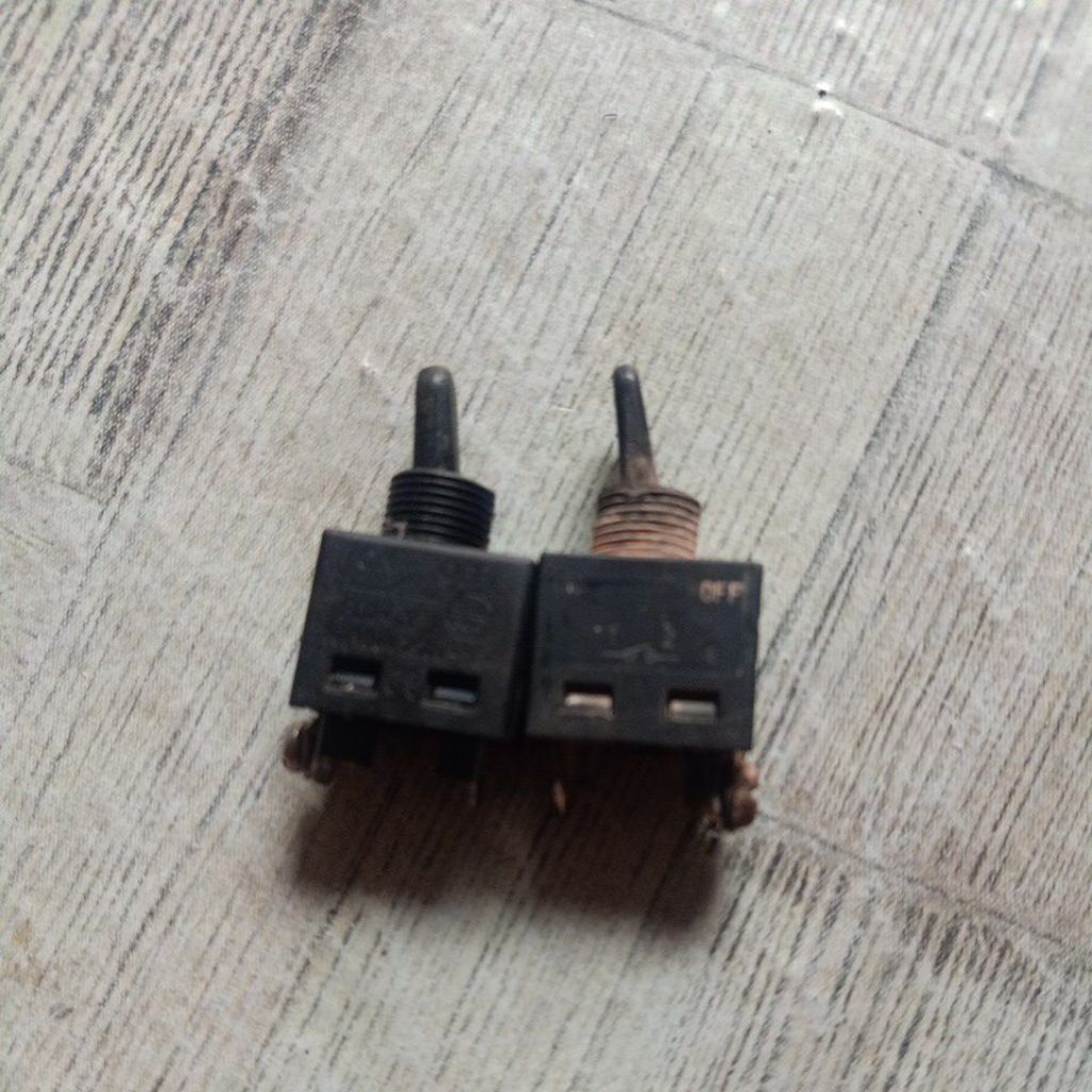 saklar gerinda modern, original bekas.