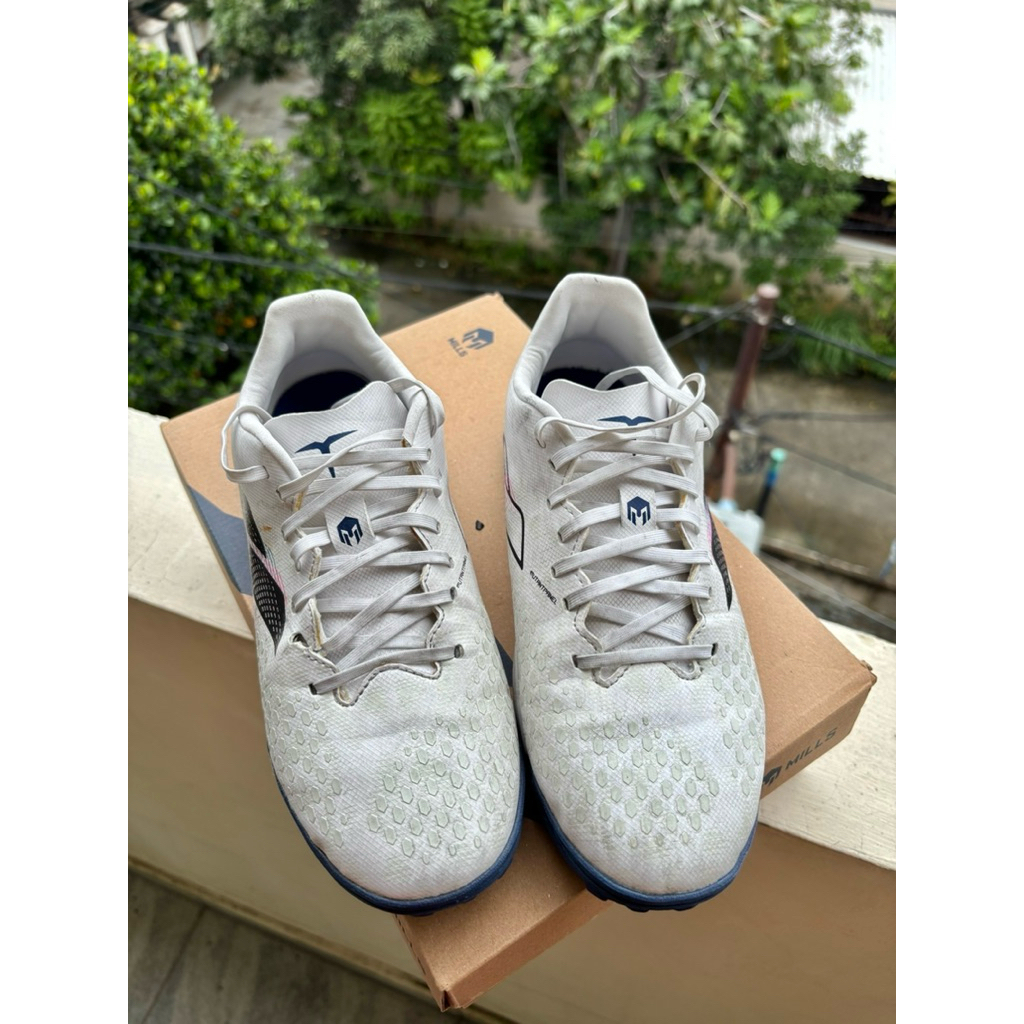 Sepatu Bola Mills Triton Deisler 1.9 Turf