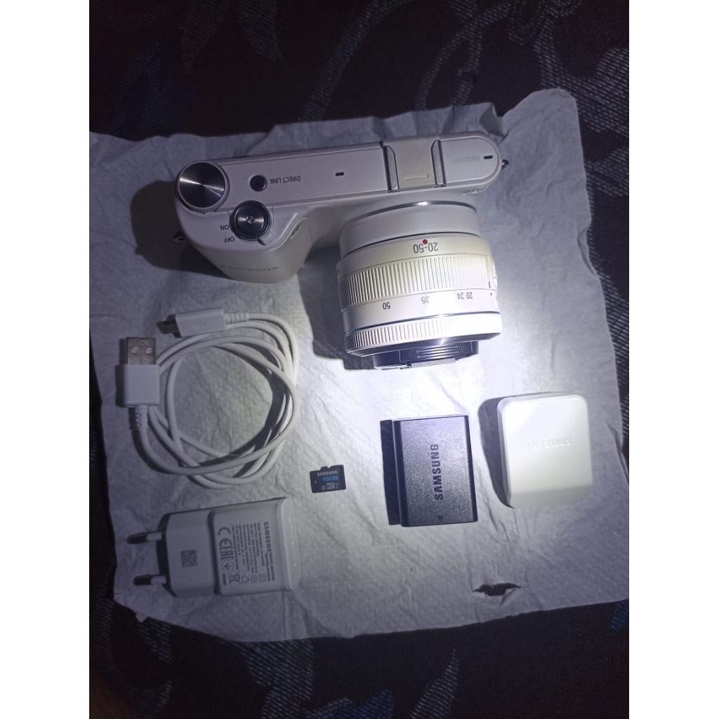 Kamera Mirrorless Samsung NX2000