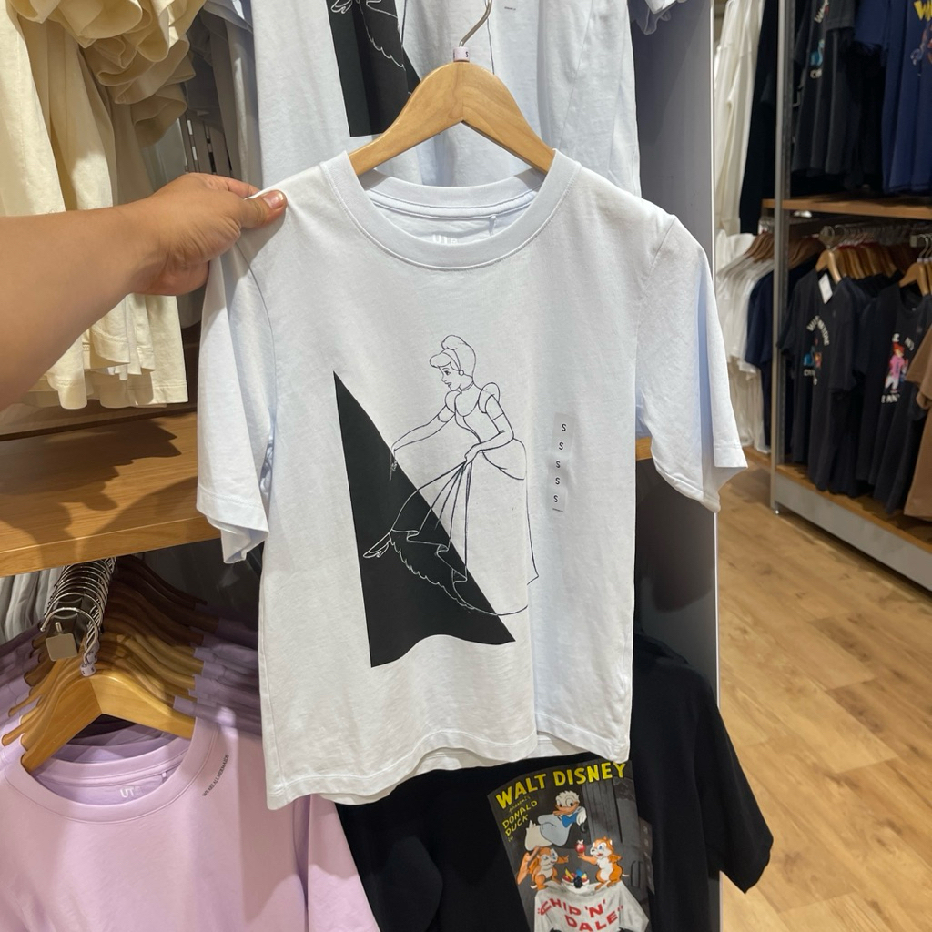 Tshirt Uniqlo Woman MFA light blue