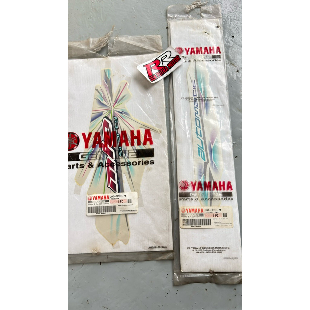 Striping tameng depan original ori yamaha mio smile tahun 2009 putih 28D