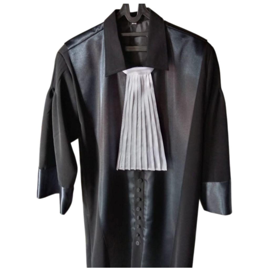 toga advokat/ pengacara