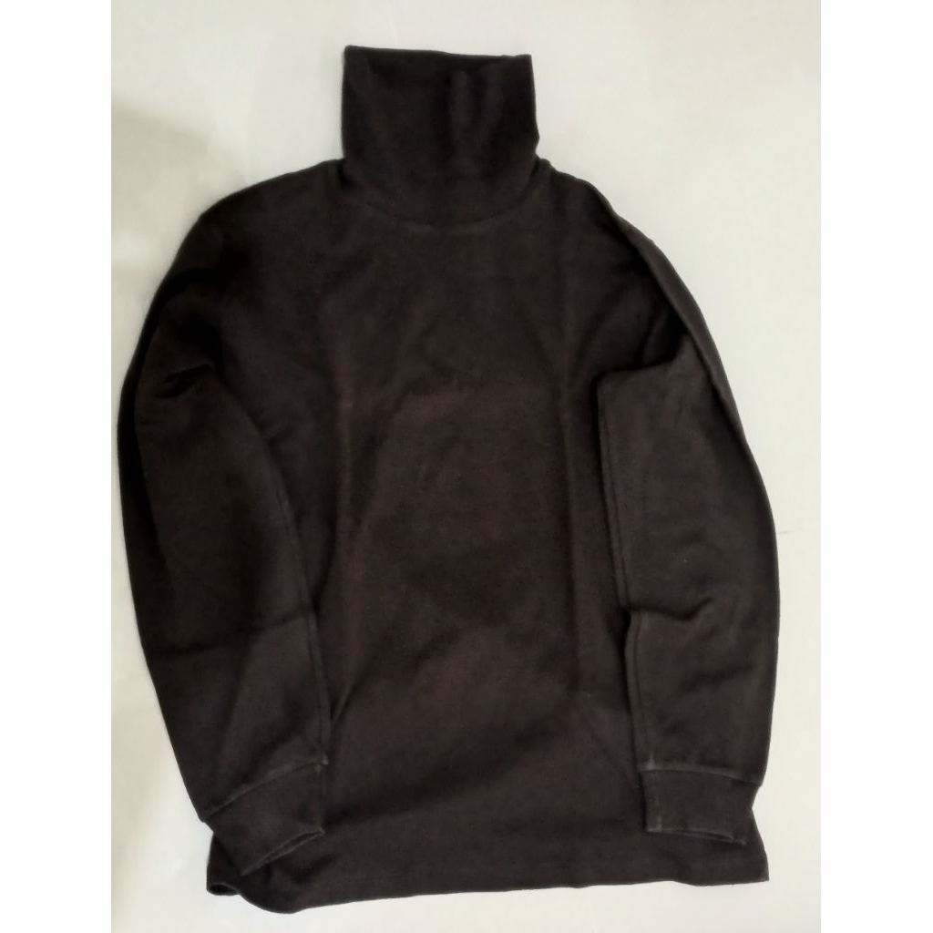 kaos/sweater pria turtle neck ORI UNIQLO, size L (preloved 1x pakai)