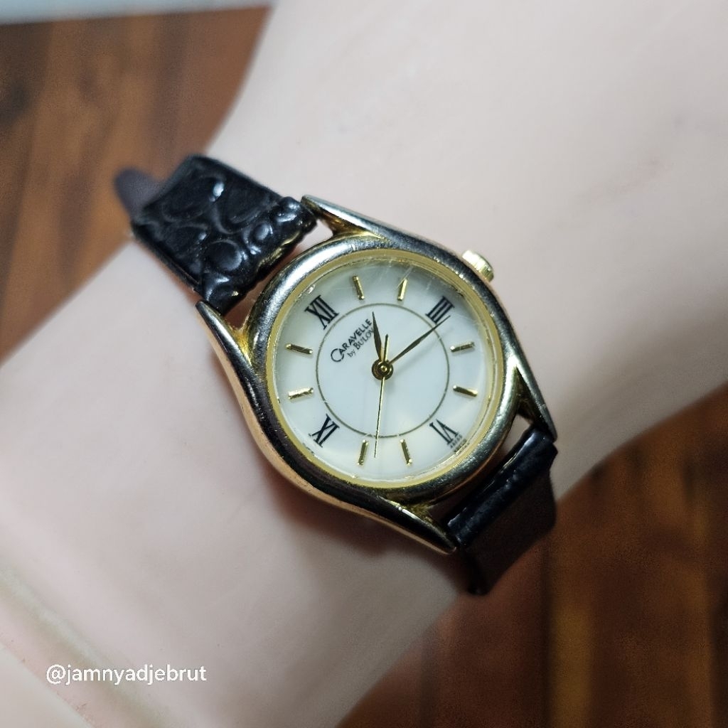 Jam Caravelle by Bulova White Gold Vintage Ladies Bekas