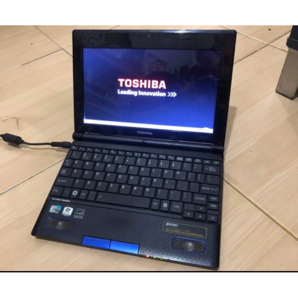 Laptop Toshiba NB520