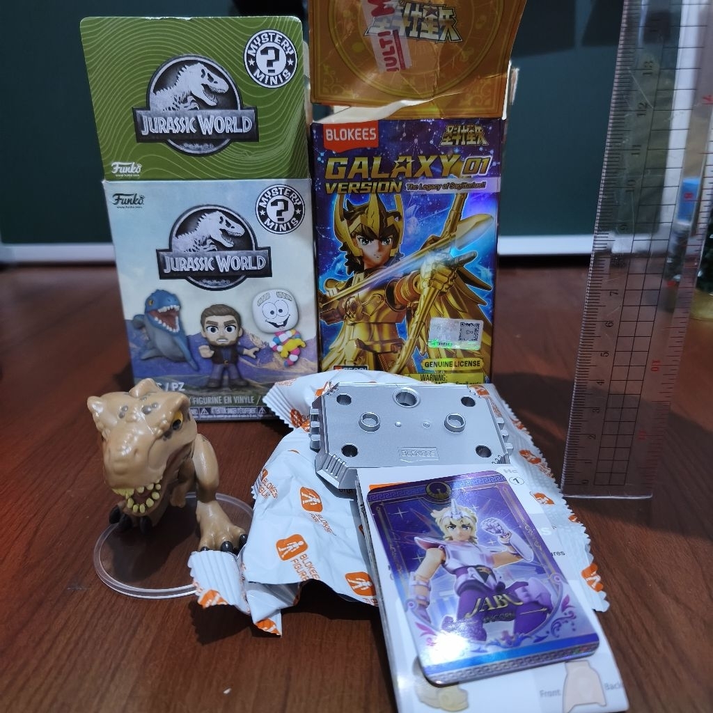 Blokees Figure Saint Saiya Jabu & Jurassic World Figure with base Original