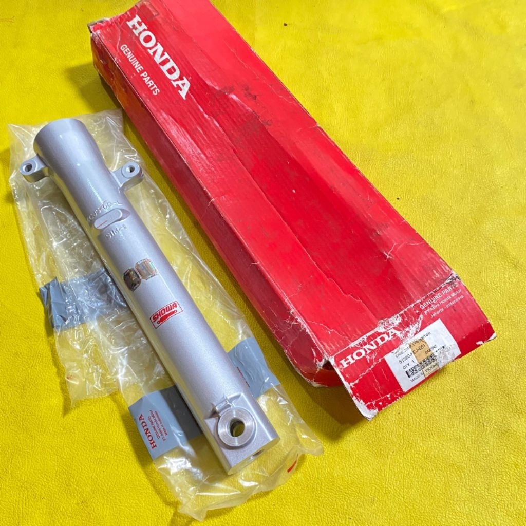 Bottom tabung shock depan kiri Honda Tiger Revo original 51520-KCJ-661