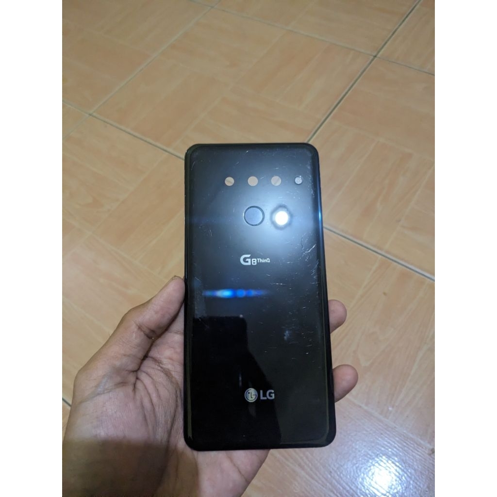 Backdoor LG G8 triple camera