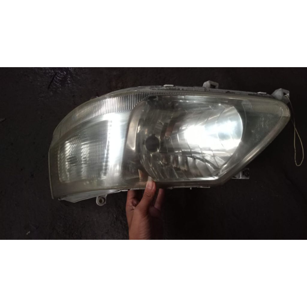 Headlamp kiri Serena c24