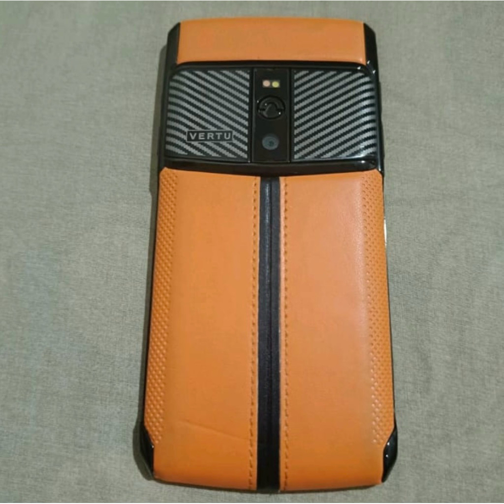 Vertu Signature Touch 2 smartphone