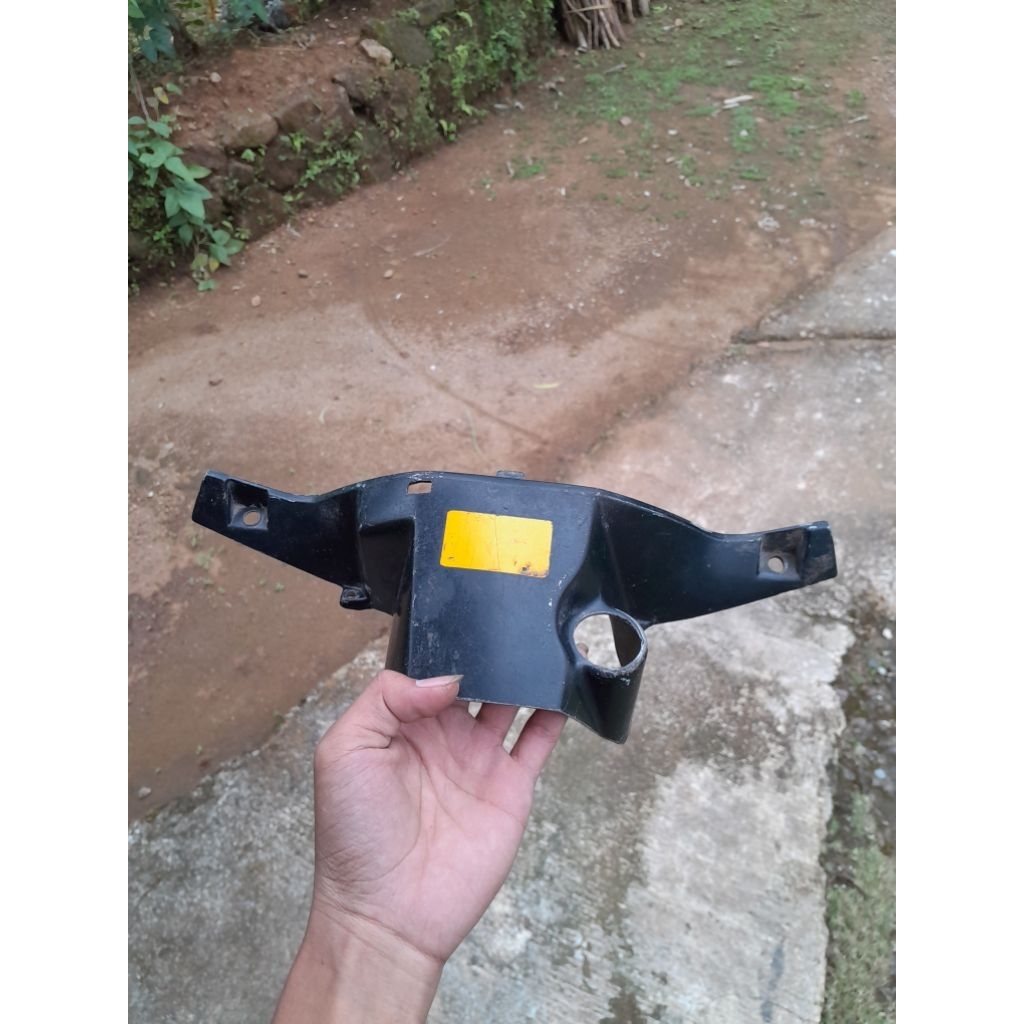 Cover tutup kunci kontak batok depan bagian belakang honda astrea 800 asdap original