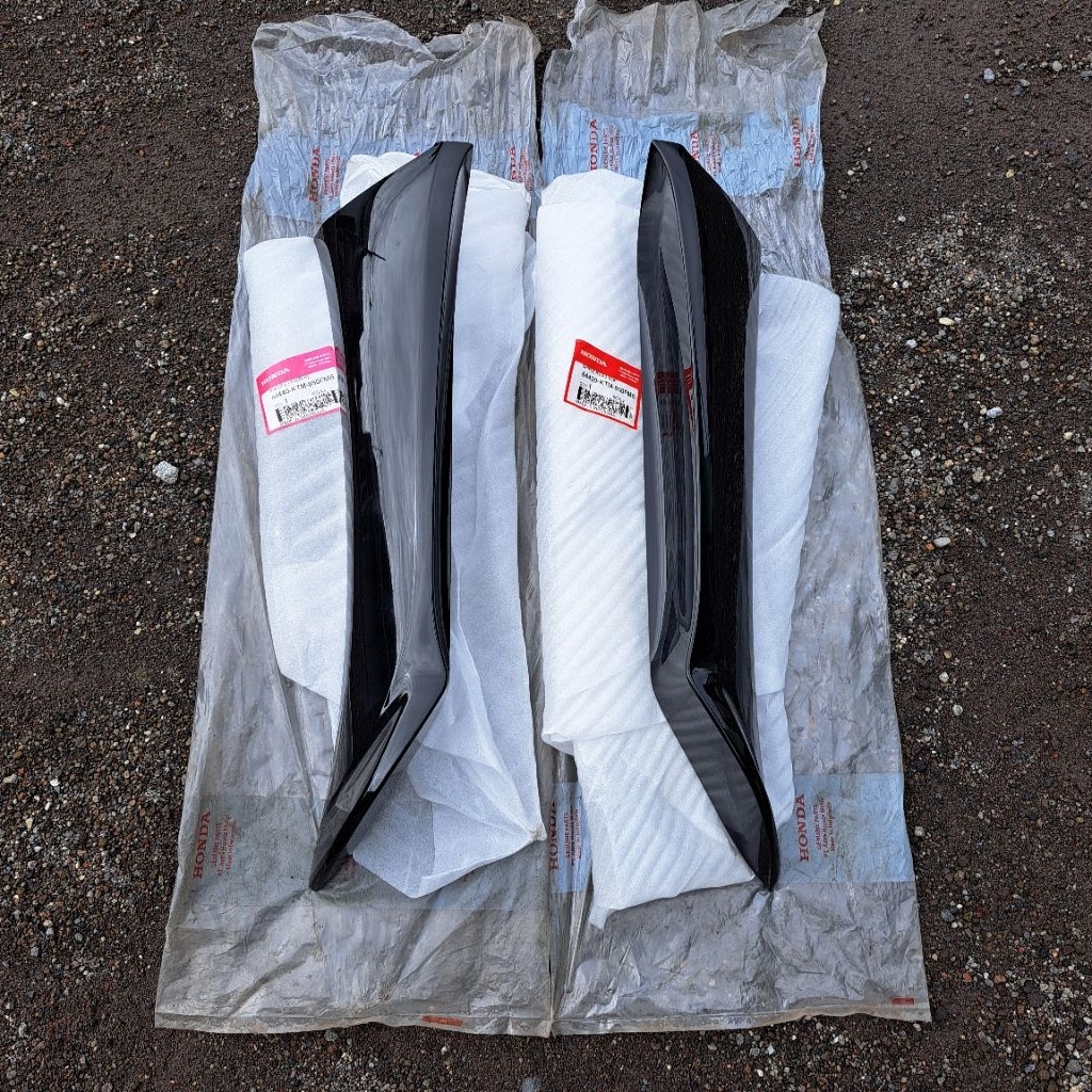 Cover sayap luar legshield luar honda supra x 125 hitam kanan kiri SHIELD R/L LEG BLK 64430-KTM-850F