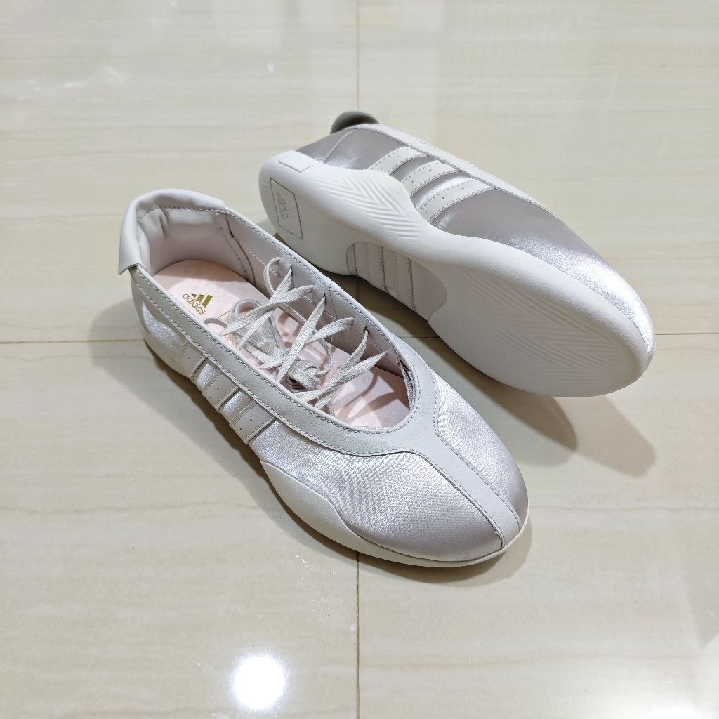 Sepatu Adidas Taekwondo Mei