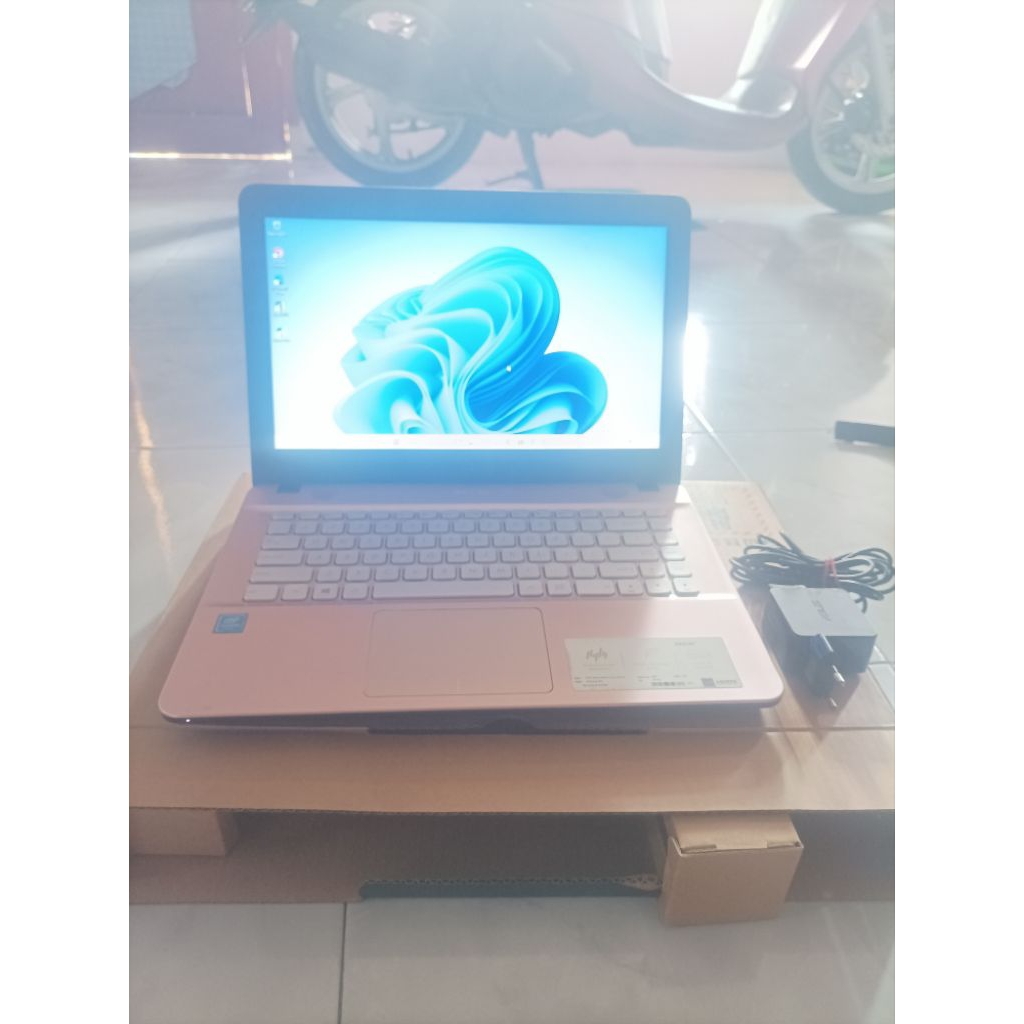laptop Asus x441ma