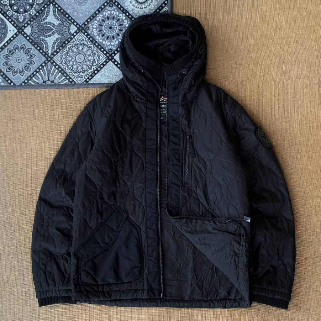 jaket Alpha Industries size L (seperti baru) 100% original 110226T