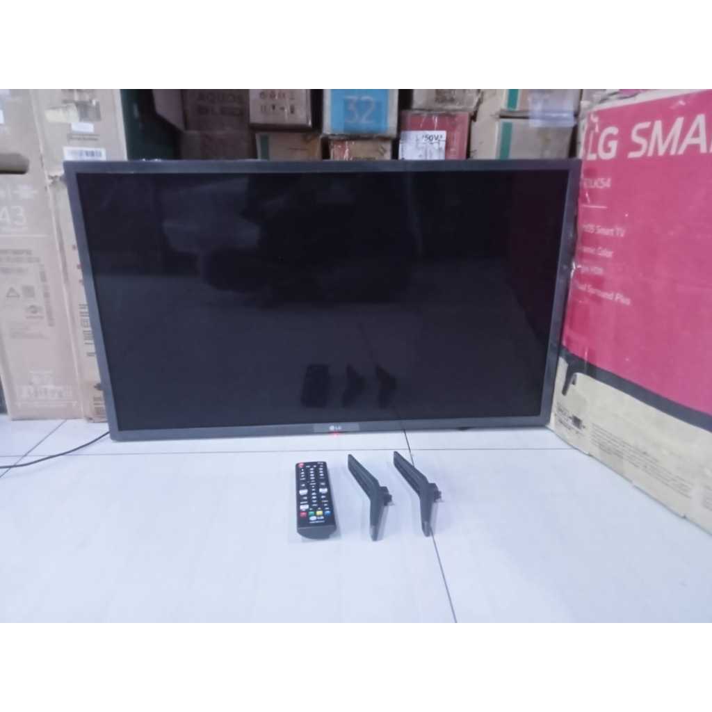TV LED LG 32 inci HD SMART TV YouTube Digital TV Kondisi bekas pemakaian 7052F