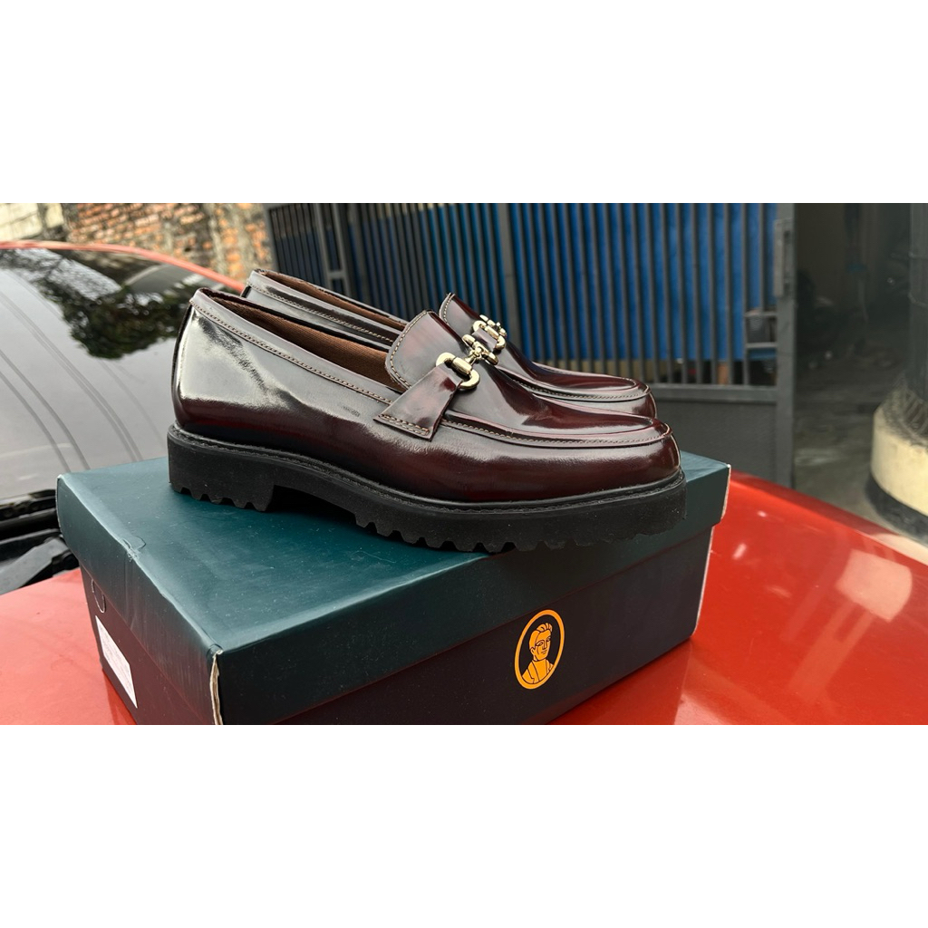 Sepatu Nappa Milano Pam Buckle Maroon