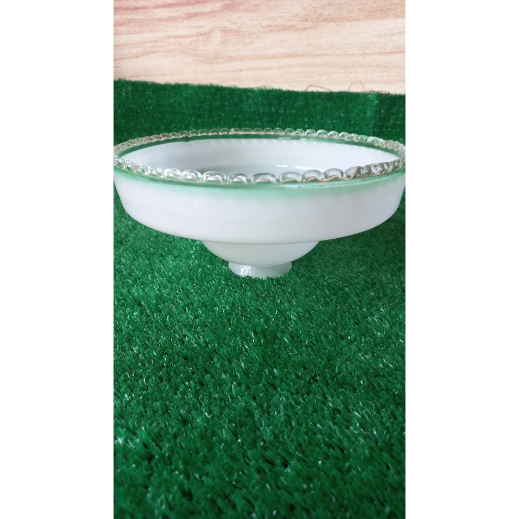 Kap Lampu Listrik Kristal Antik