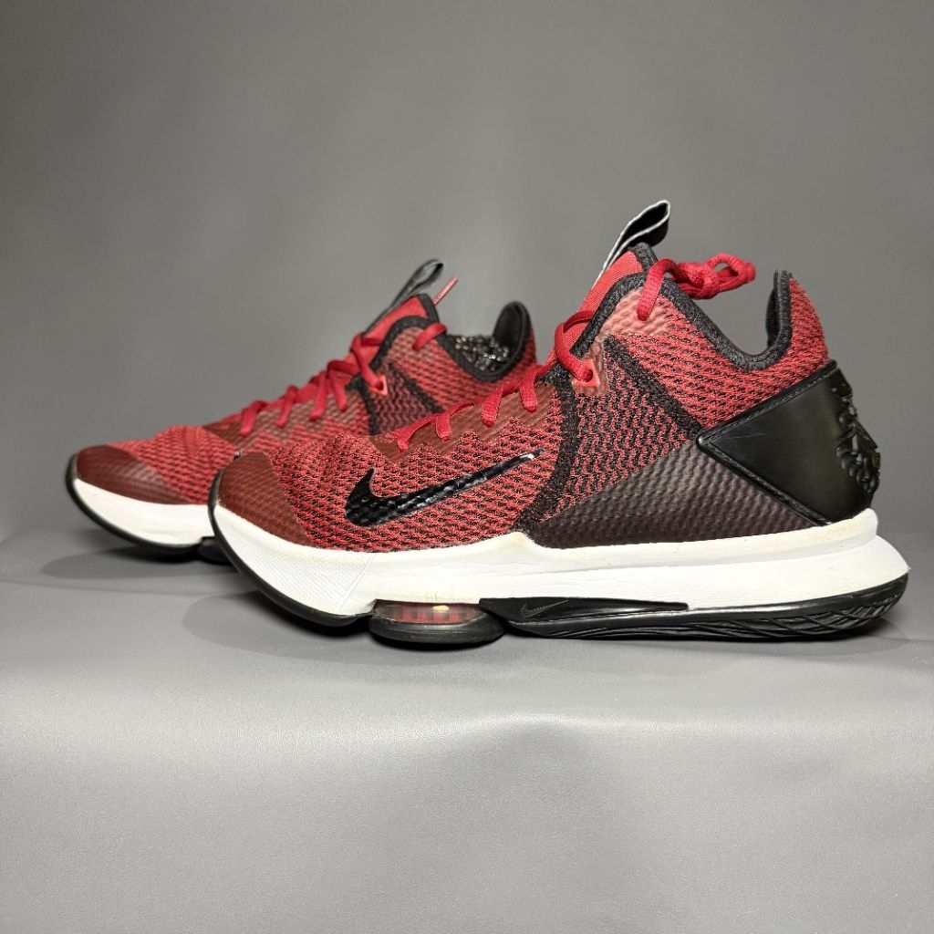 sepatu voli basket second nike lebron witness 4 size 42