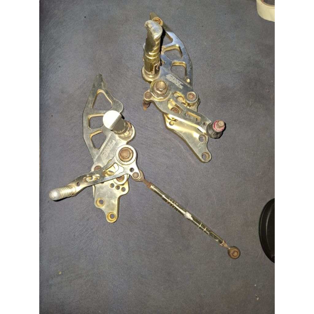 underbone FAST BIKES jalu lipat pnp satria fu karbu dan injeksi