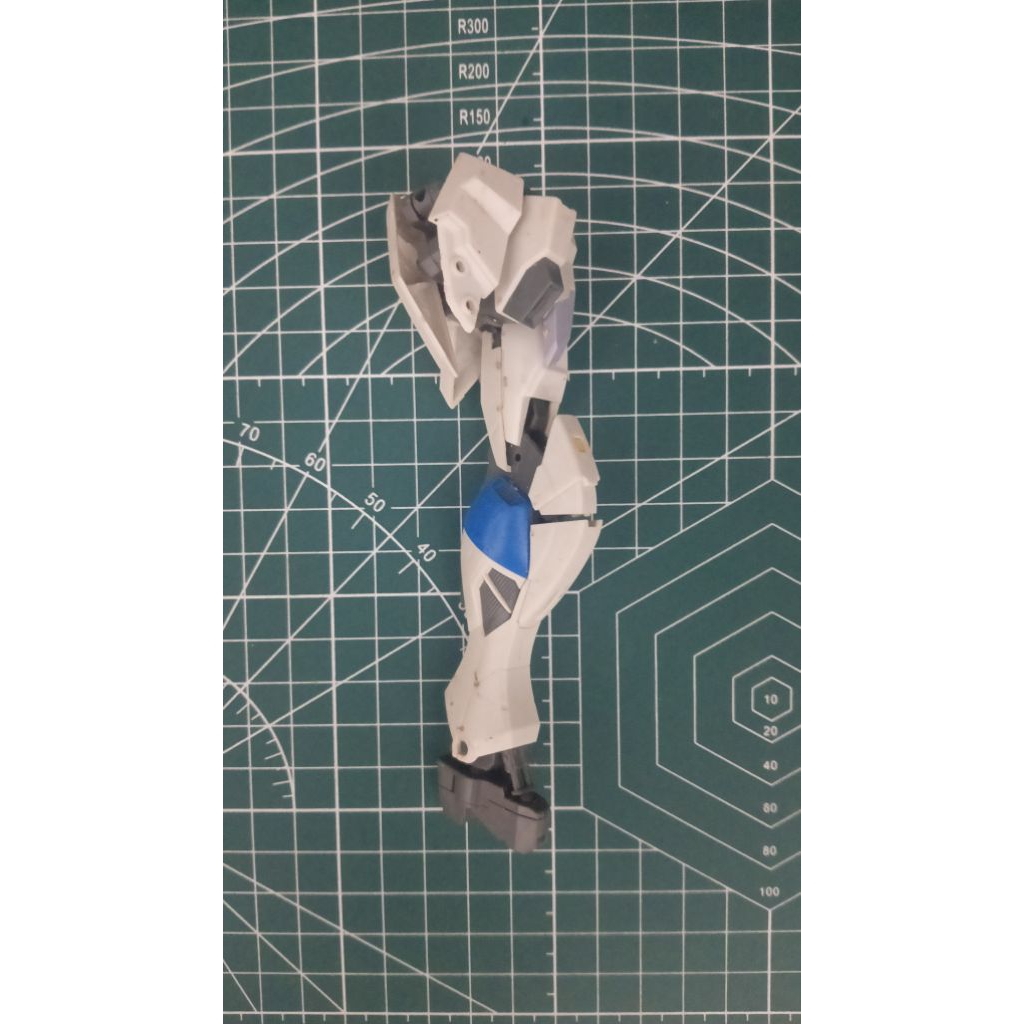 Part MG 1/100 Gundam Force Impulse Waist Leg