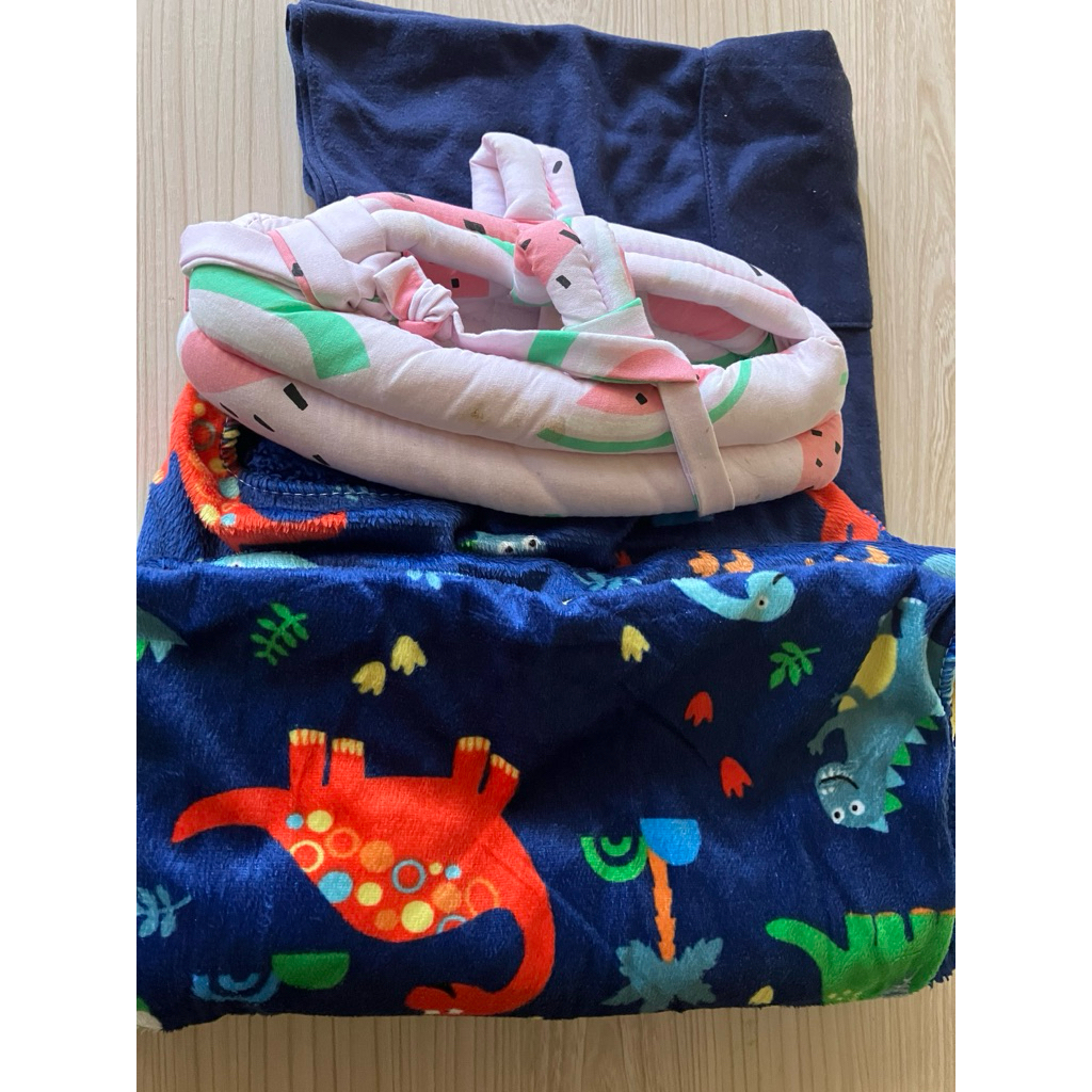 gendongan bayi free selimut topi alat bantu jalan