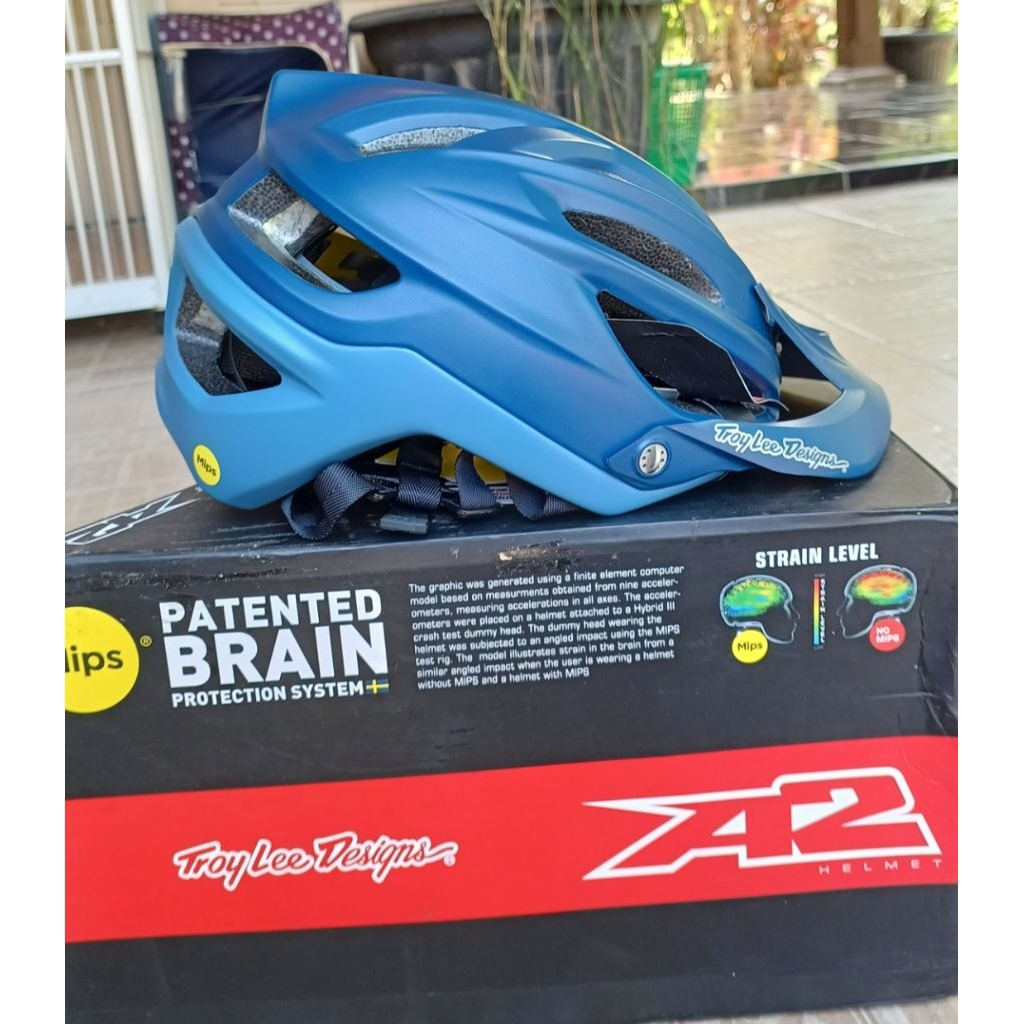 helm TLD A2 Mips size M/L