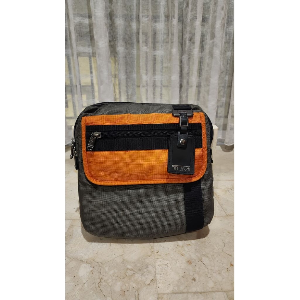 TUMI - Mens Grey Orange Crossbody bag Luggage Tag Magnetic Flip Bags