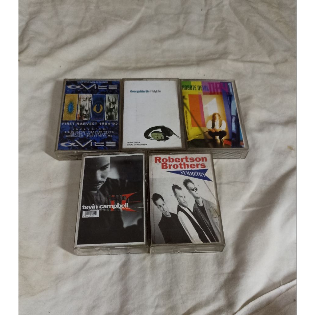 Alphaville George Martin Robbie Nevil Robertson Satuan