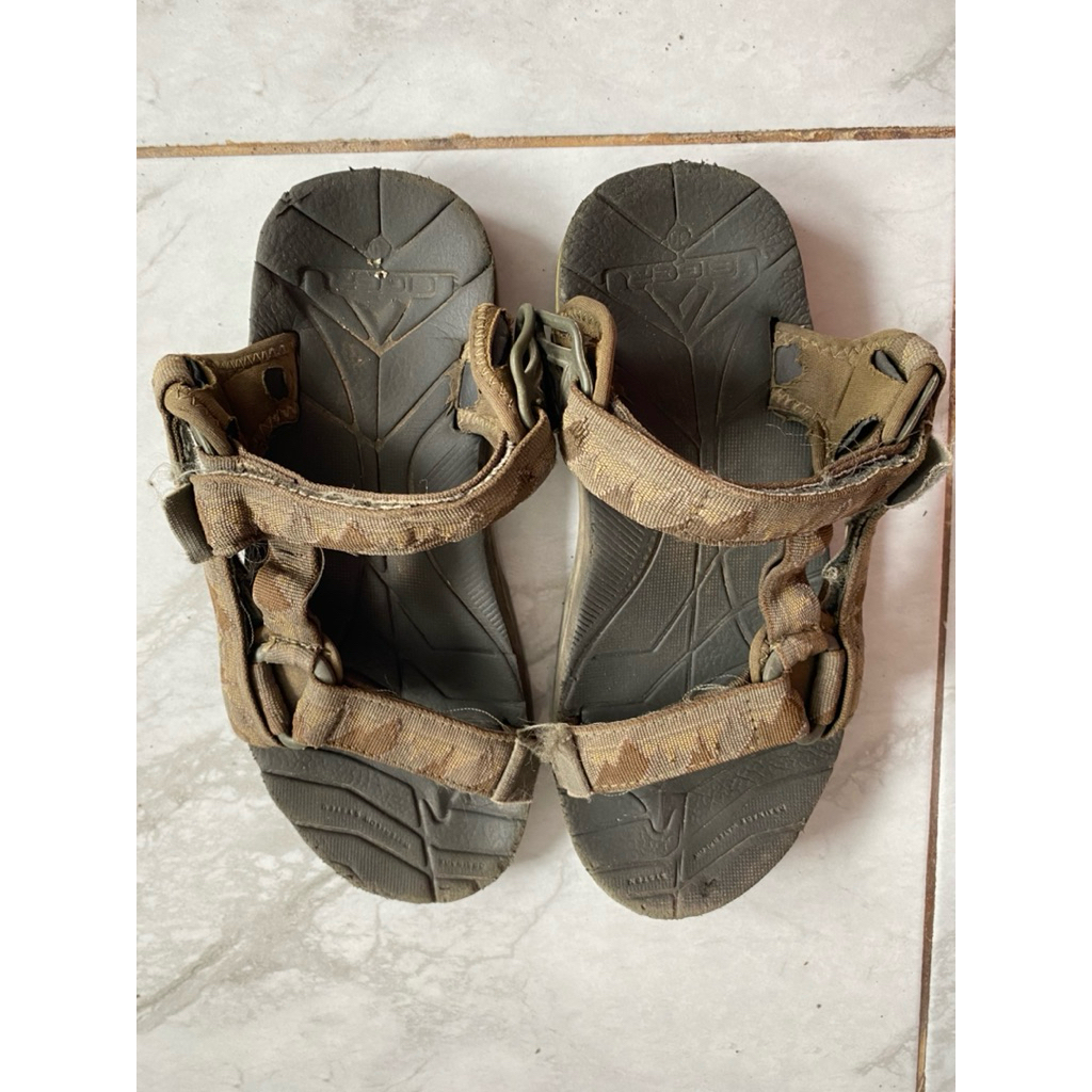 PRELOVED Sandal Eiger Pria