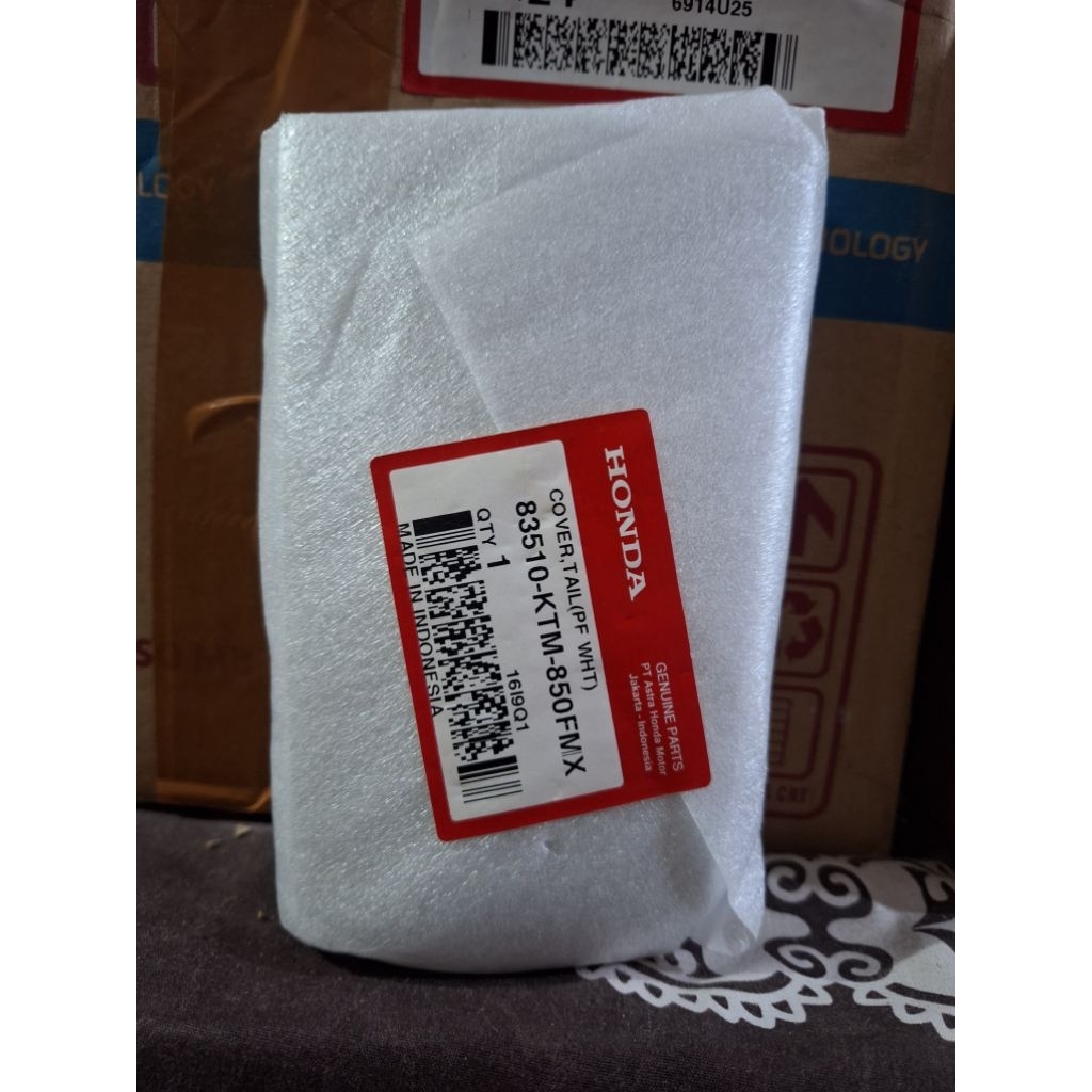 Covertail sambungan body bodi belakang honda supra x125 X 125 lama old warna FMX putih original ahm 