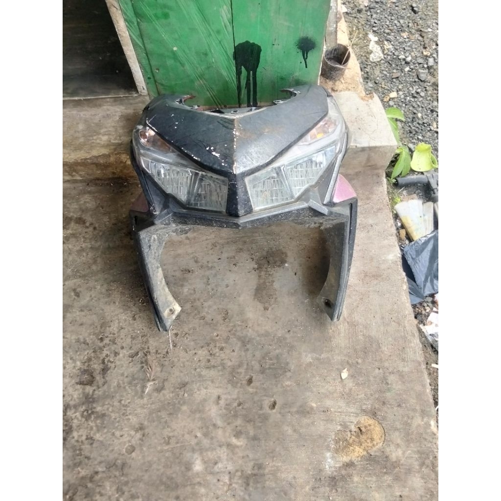 tameng depan full set+reflektor lampu depan Vario 125/150 LED old 2017