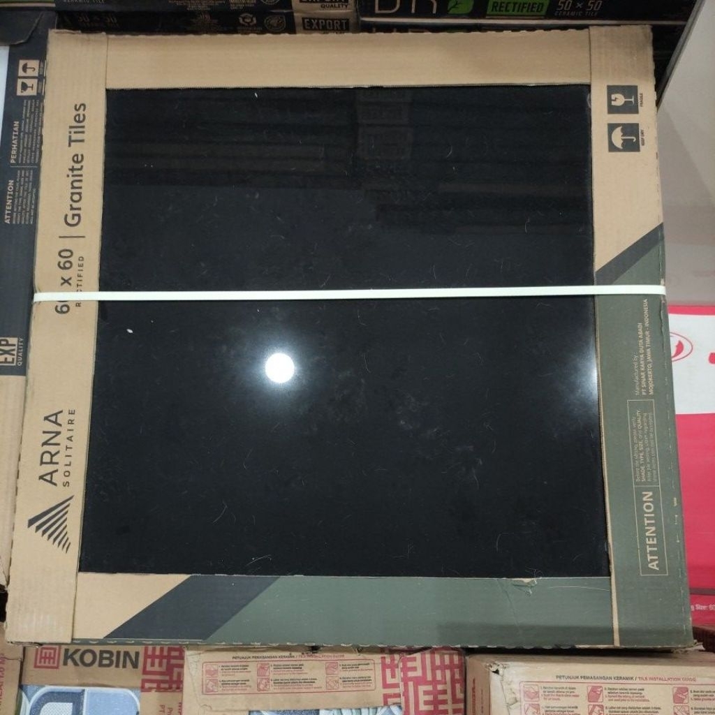 ARNA - Granit Ukuran 60x60 Hitam