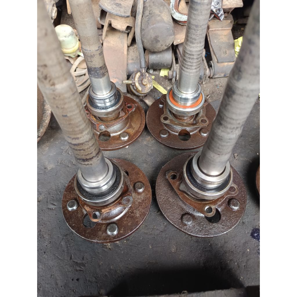 Axle Real As Roda Tarik Toyota kijang 5k- super Grand Extra original copotan