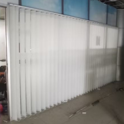 vertical blind gorden jendela minimalis