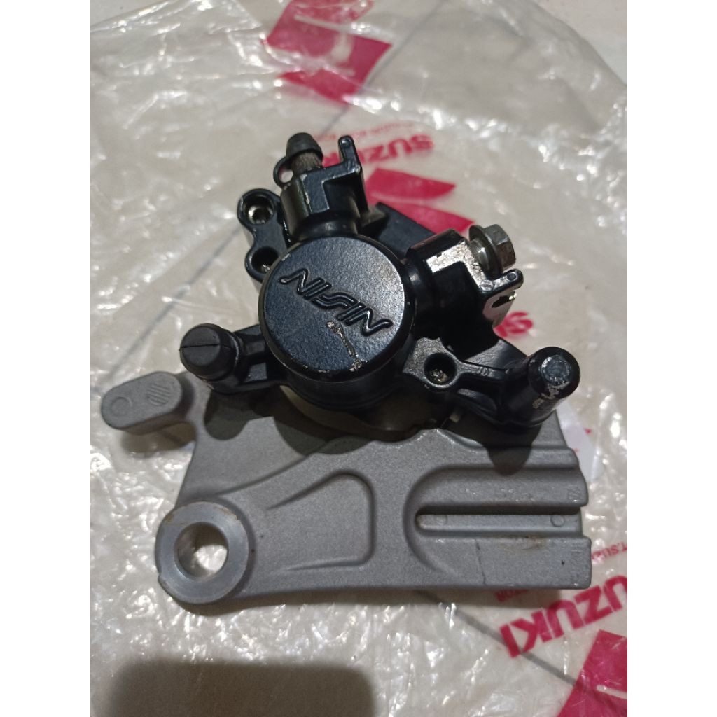 kaliper dan bracket belakang gsx r150 bekas