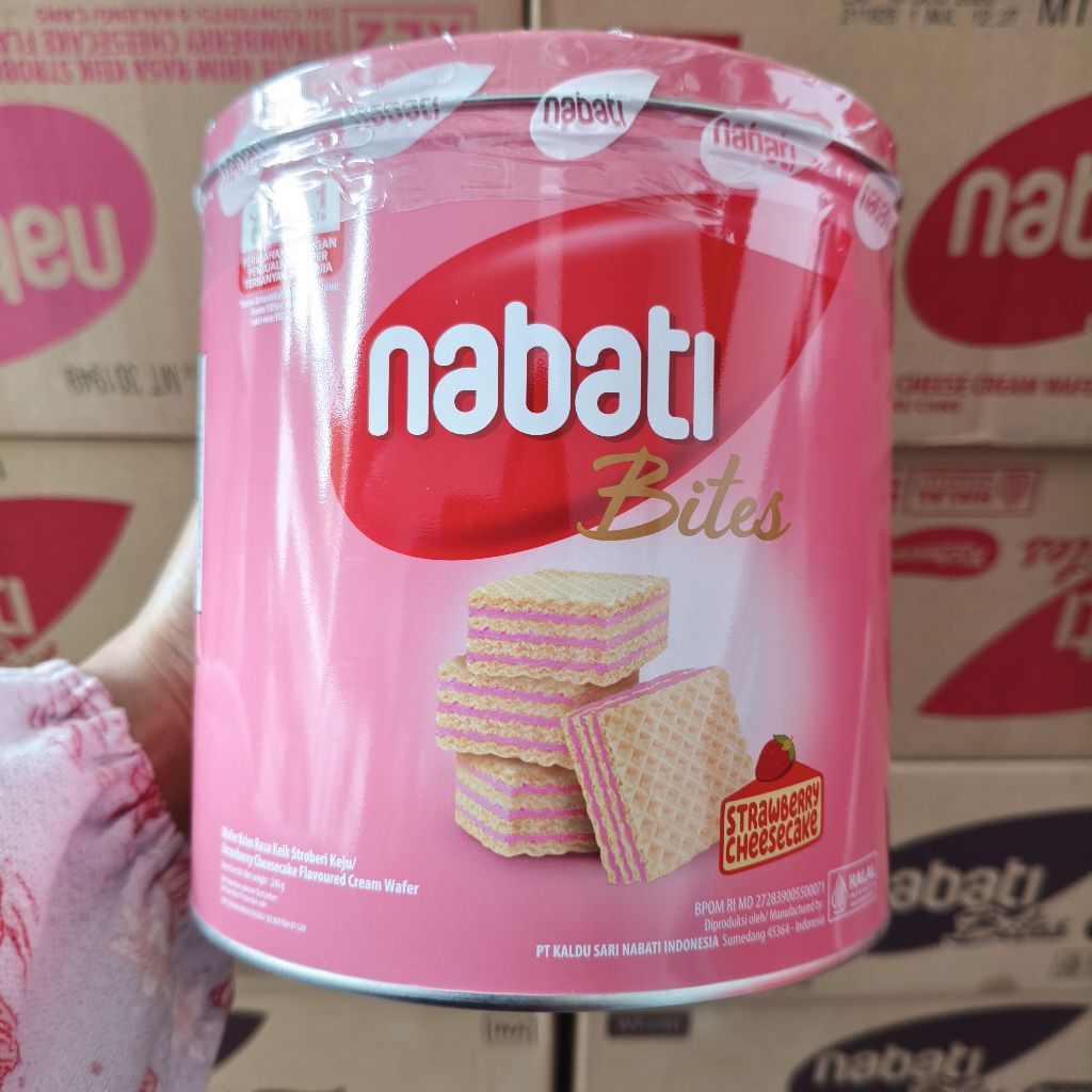 NABATI WAFER STRAWBERRY KARTON ISI 6
