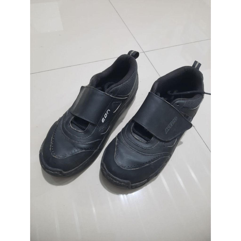 sepatu Avelio second