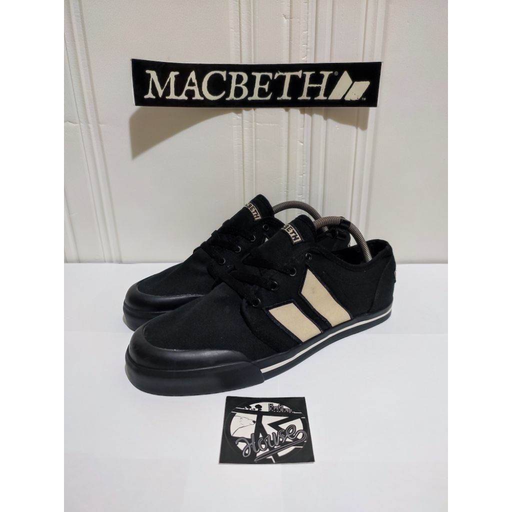 Macbeth Wallister Black Cement