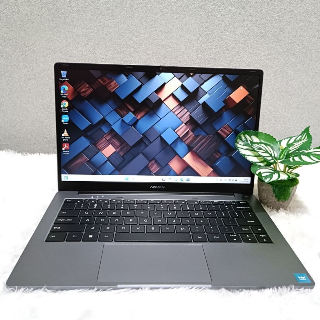 LAPTOP SECOND ADVAN TBOOK INTEL N100 RAM 8GB SD 128GB LAYAR 14.0 INCH SILVER