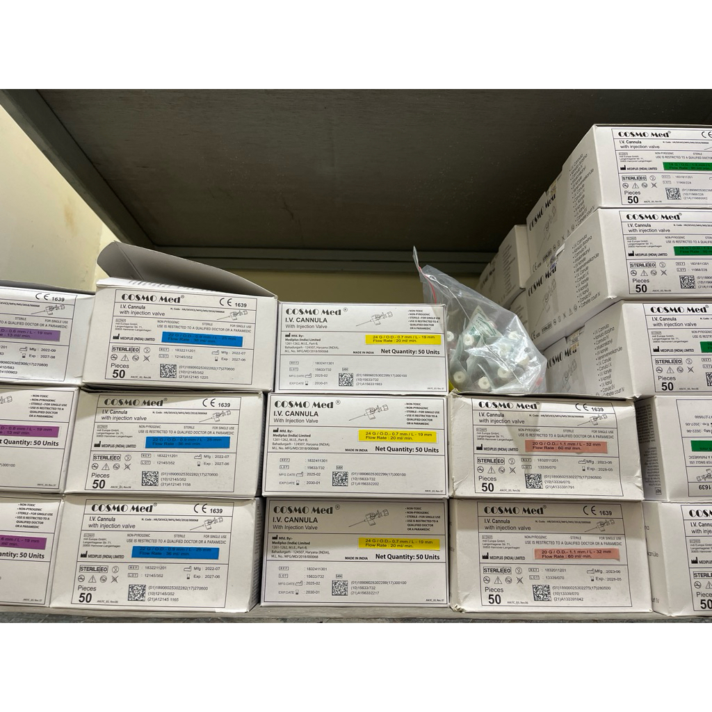 COSMOMED IV Cannula with Injection Port / IV Cannula without Injection Port / IV Catheter