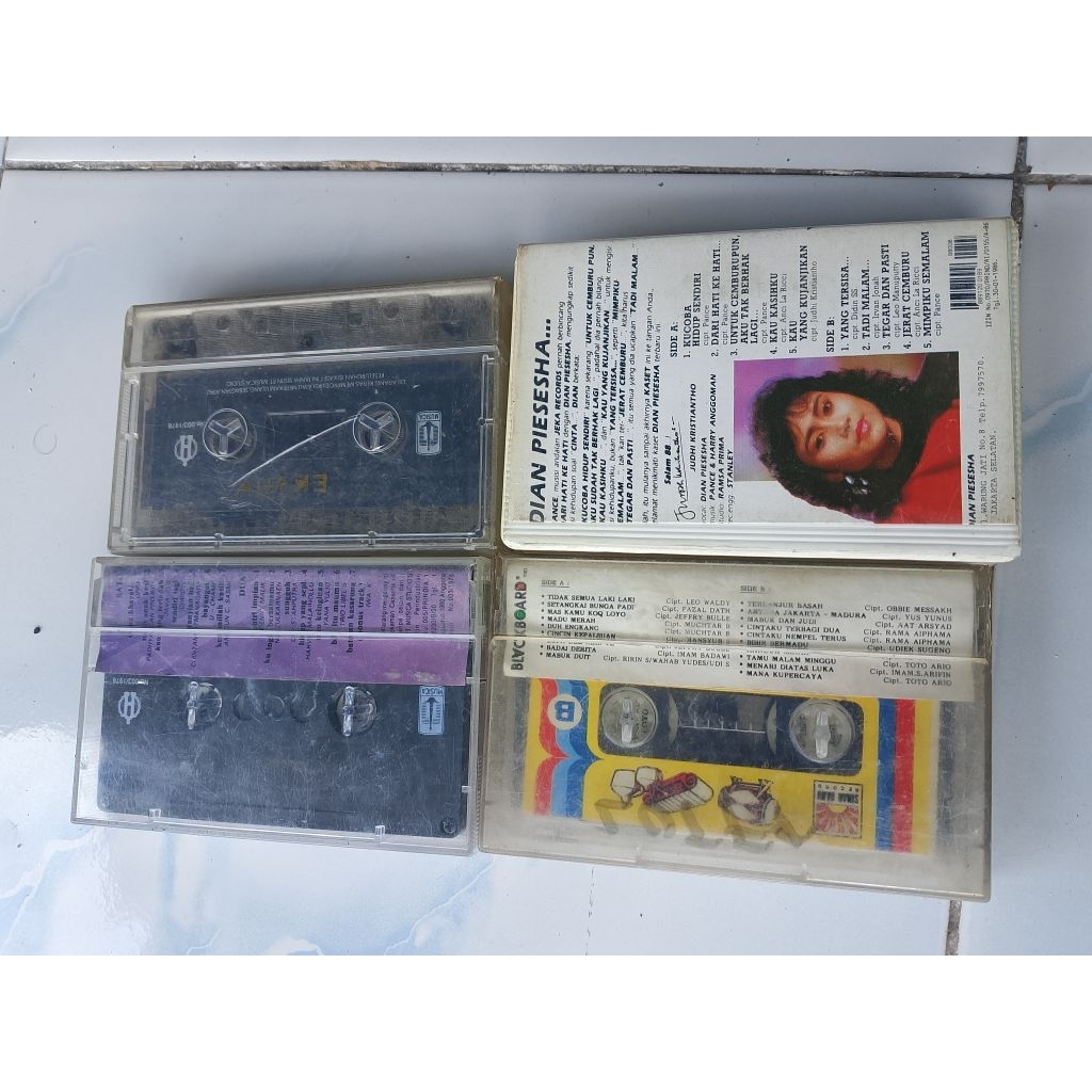 sepaket Kaset pita lagu jadul